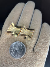 Load image into Gallery viewer, GOLD CUFFLINKS &quot;CHEVY&quot; LOGO
