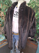 Load image into Gallery viewer, REVERSIBLE FAUX FUR PLUS
