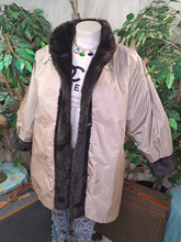 Load image into Gallery viewer, REVERSIBLE FAUX FUR PLUS
