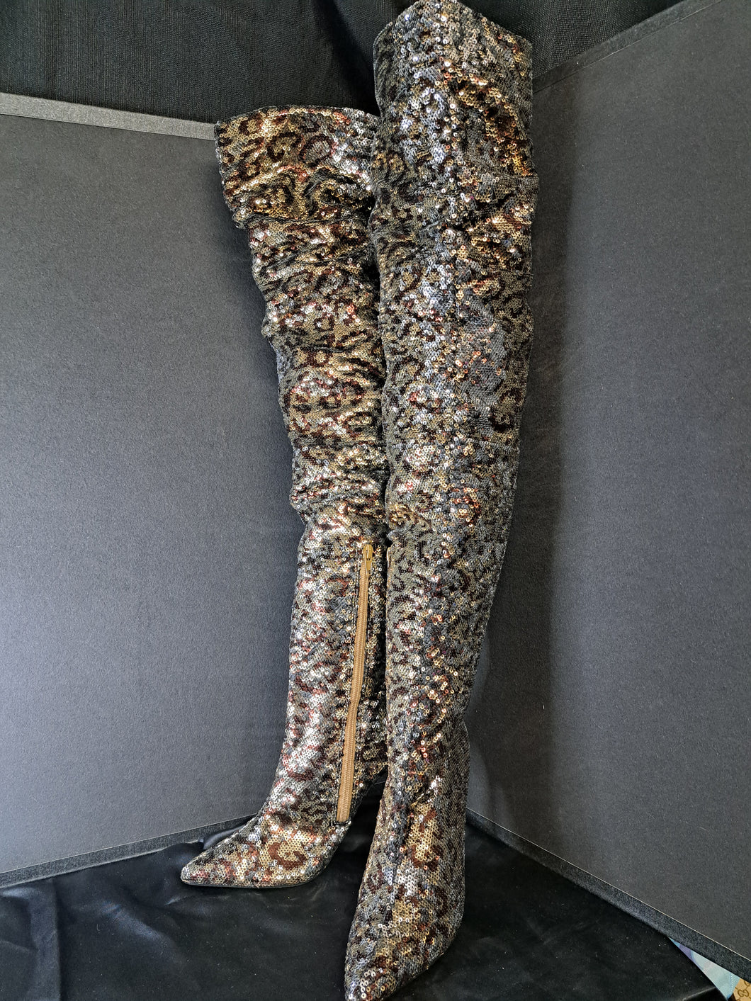 BOOTS SEQUIN ANIMAL PRINT