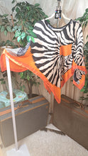 Load image into Gallery viewer, ZEBRA &amp; FEATHERS PUNCO TOP
