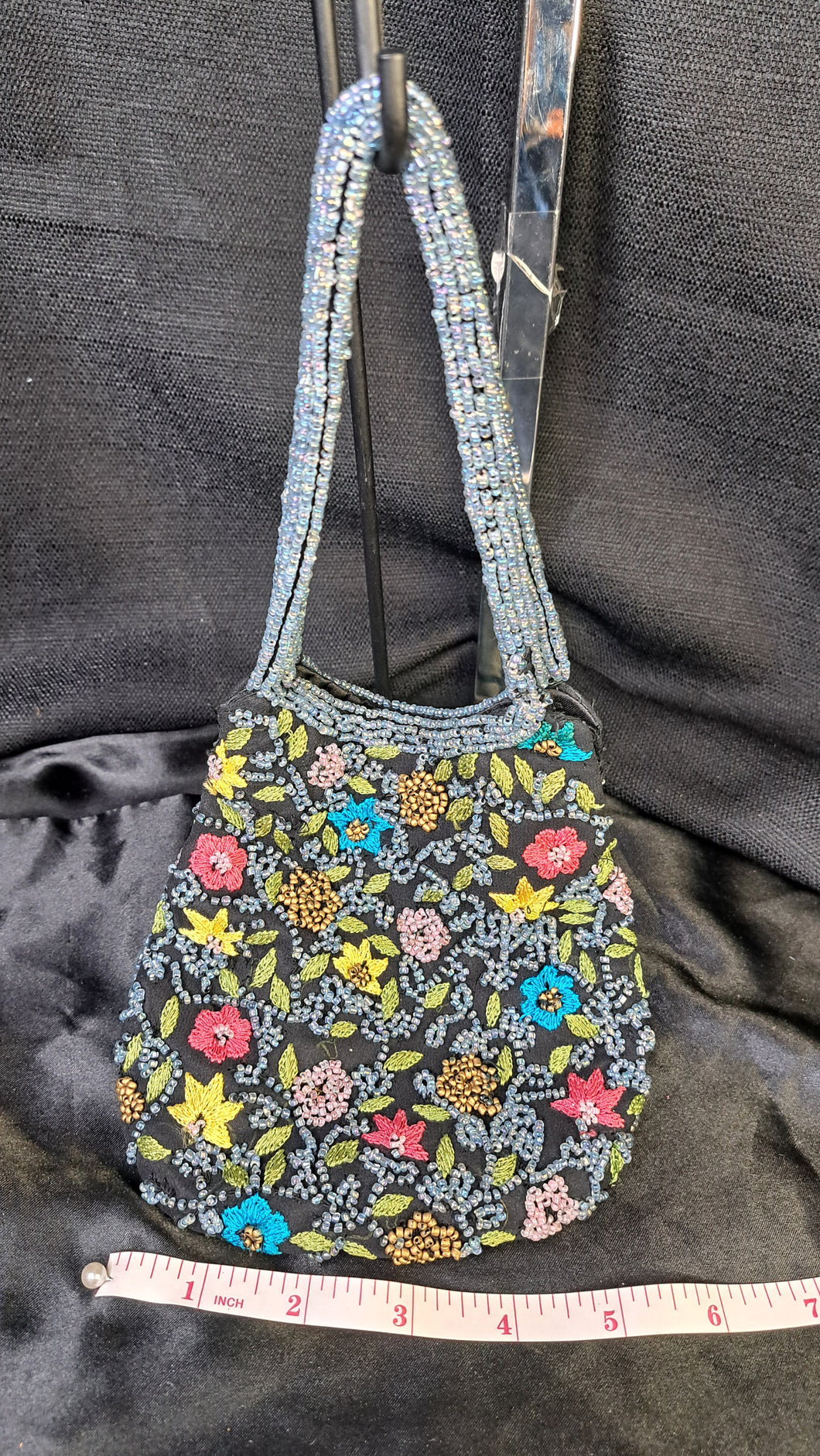 THE LIMITED BEADED PURSE