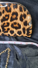 Load image into Gallery viewer, ANIMAL PRINT CLUTCH
