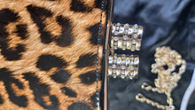 Load image into Gallery viewer, ANIMAL PRINT CLUTCH
