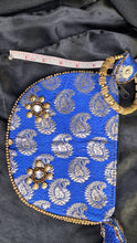 Load image into Gallery viewer, HERITAGE BLUE TONES PURSE
