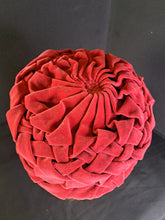 Load image into Gallery viewer, HAT RED VELVET ROUCHE
