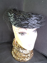 Load image into Gallery viewer, HAT BASKET WEAVE FASCINATOR
