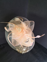 Load image into Gallery viewer, HAT SOFT PEACH 🍑  FASCINATOR
