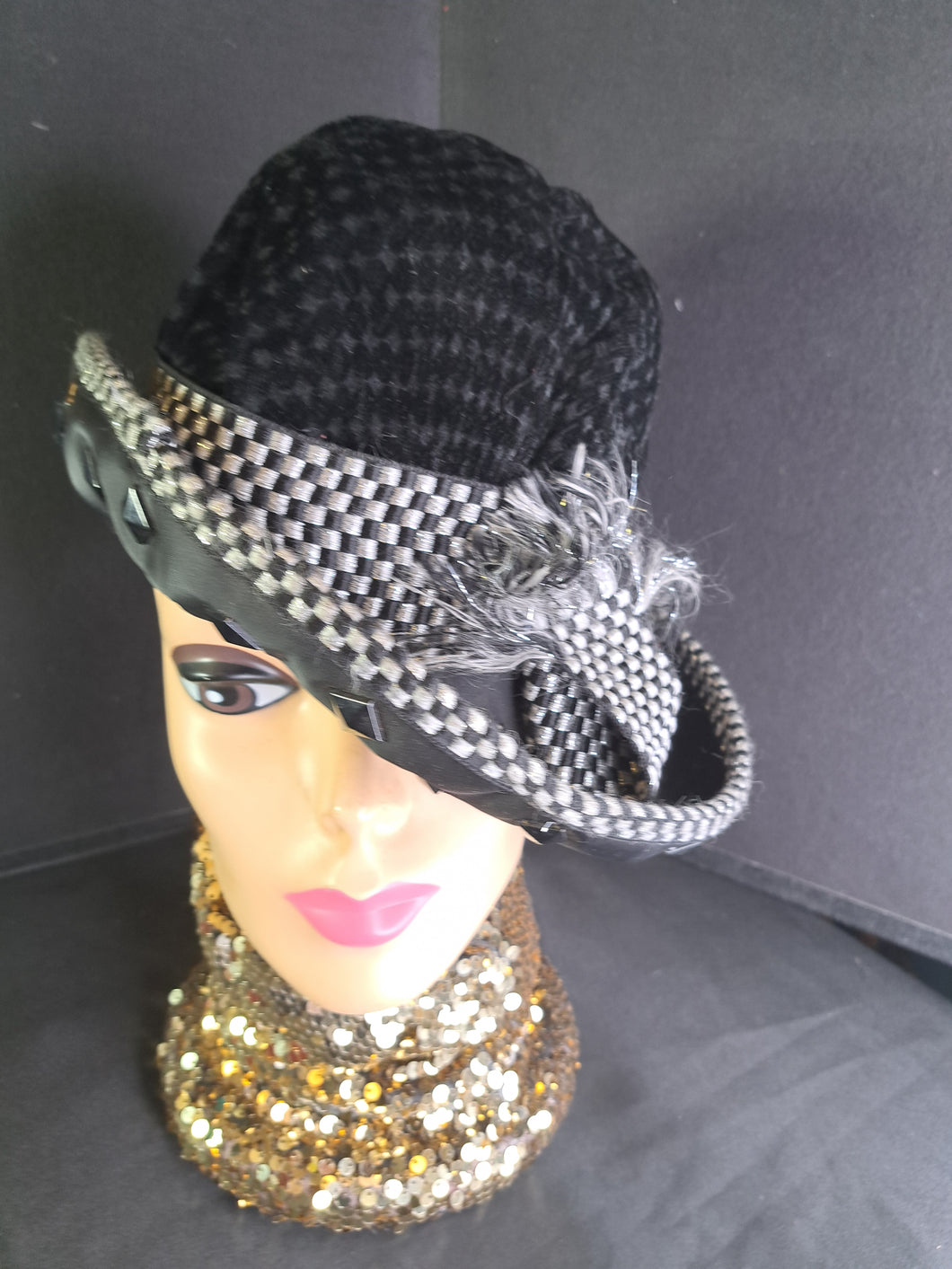 HAT BLACK & WHITE CHECKERED VELVET