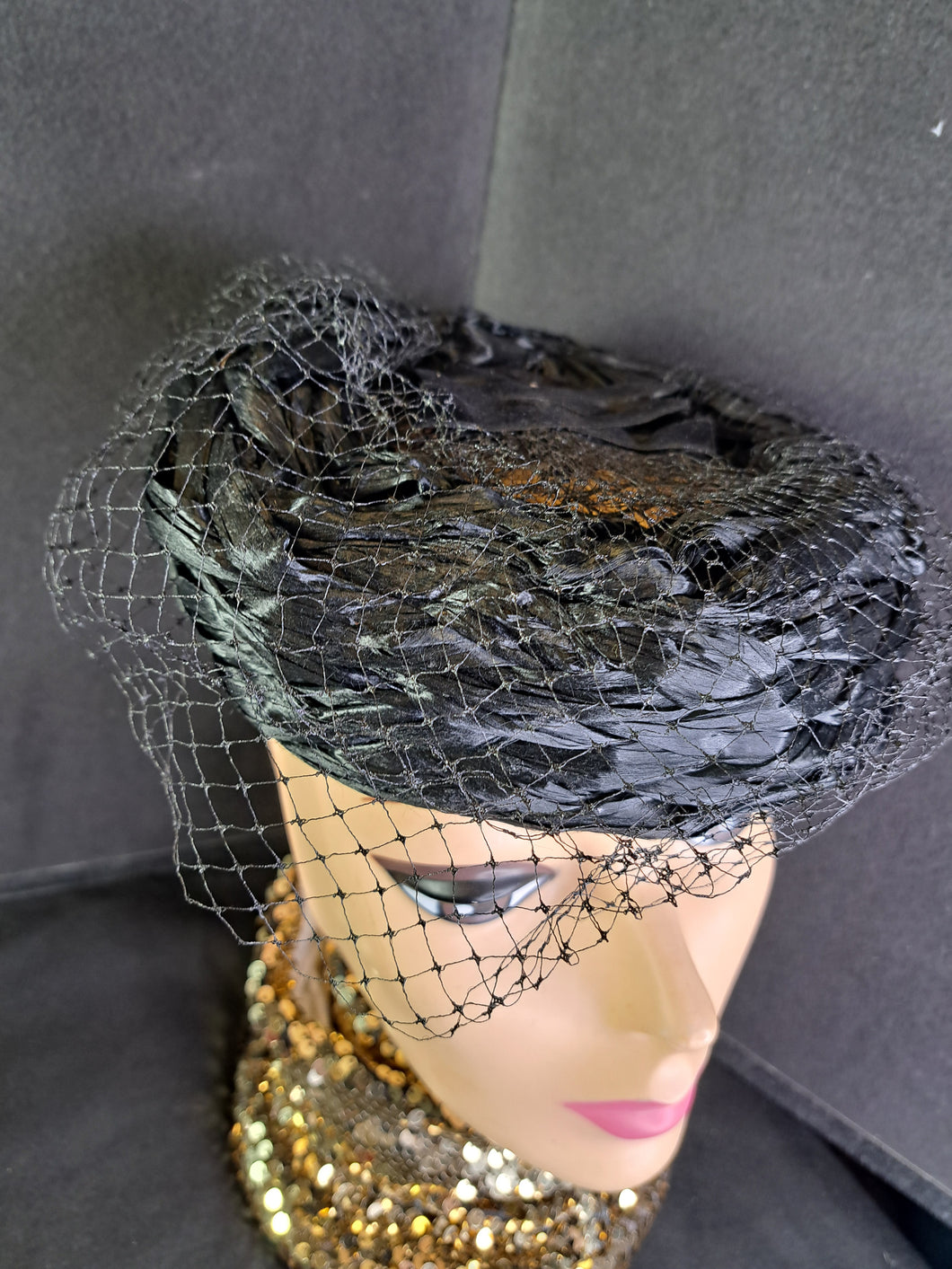 HAT BASKET WEAVE FASCINATOR